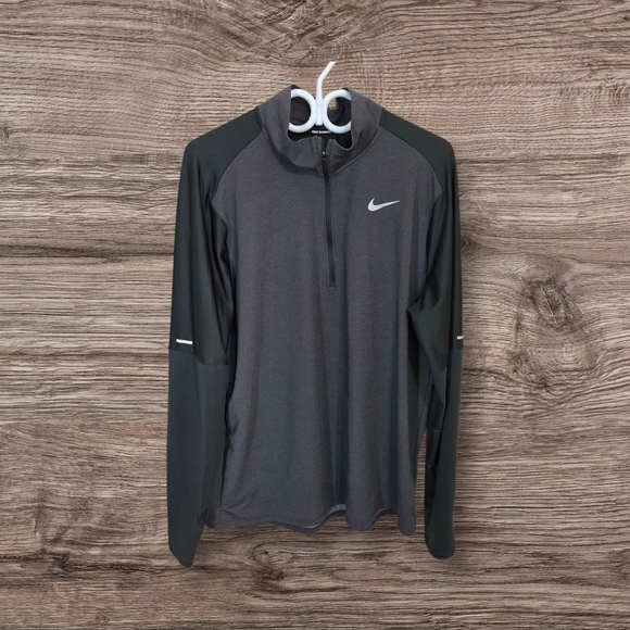 Nike MensGray and Black Performance Jacket with Moisture-Wicking Fabric XL - Picture 1 of 6